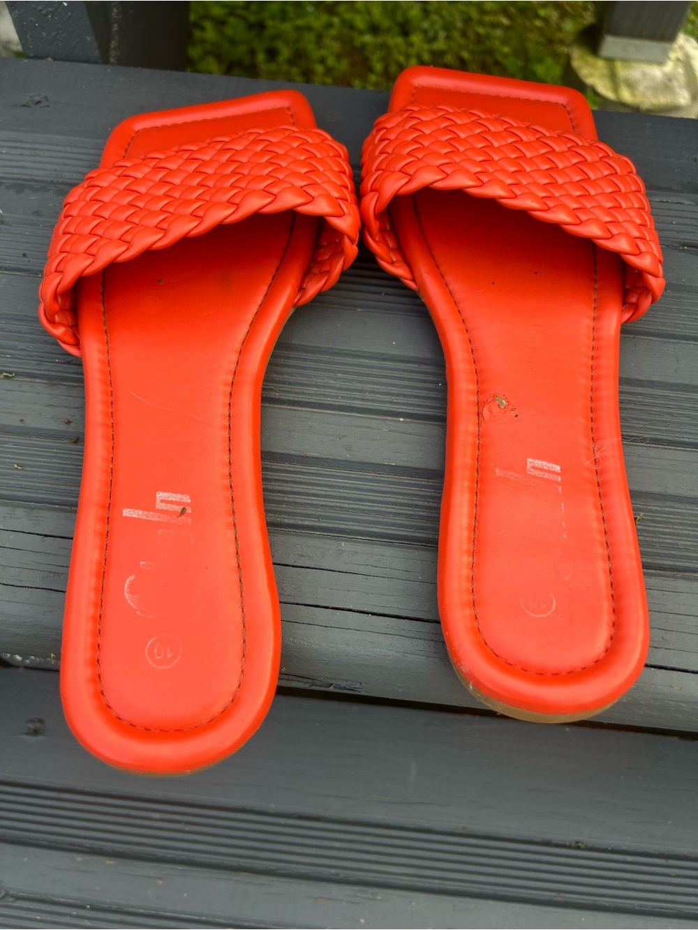 Source Unknown Braided Strap Slide Mules in Bright Red